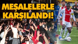 Meşalelerle Karşılandı!