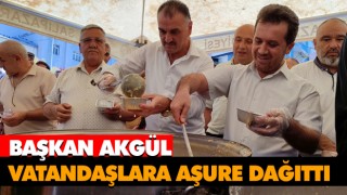Başkan Akgül Vatandaşlara Aşure Dağıttı