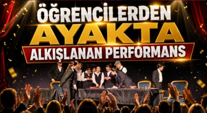 Öğrencilerden Ayakta Alkışlanan Performans